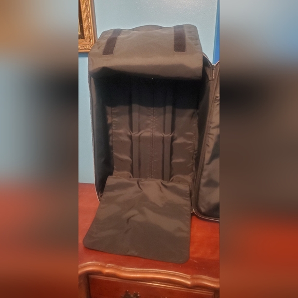 Authentic Louis Vuitton Black Rolling Carry-on - Picture 9 of 13